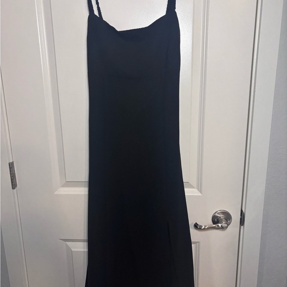 Forever 21 Dresses & Skirts - Elegant Black Women's Dress